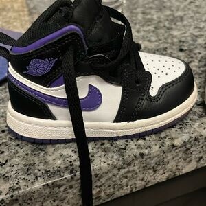 Jordan retro 1s